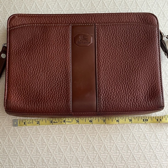 Burberrys Clutch EUC - Picture 13 of 14